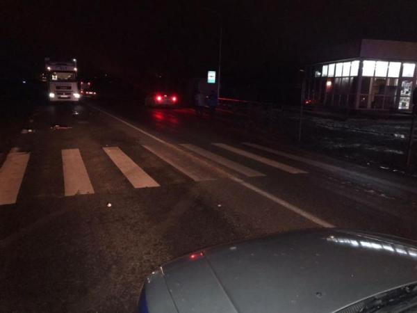 На пешеходном переходе вблизи Ставрополя сбили женщину, ведется поиск водителя
